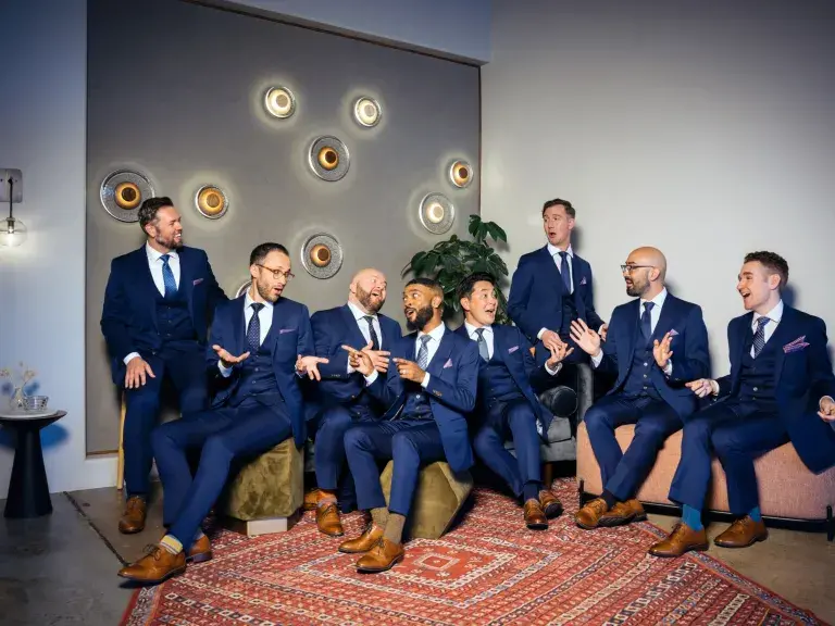 Cantus in suits